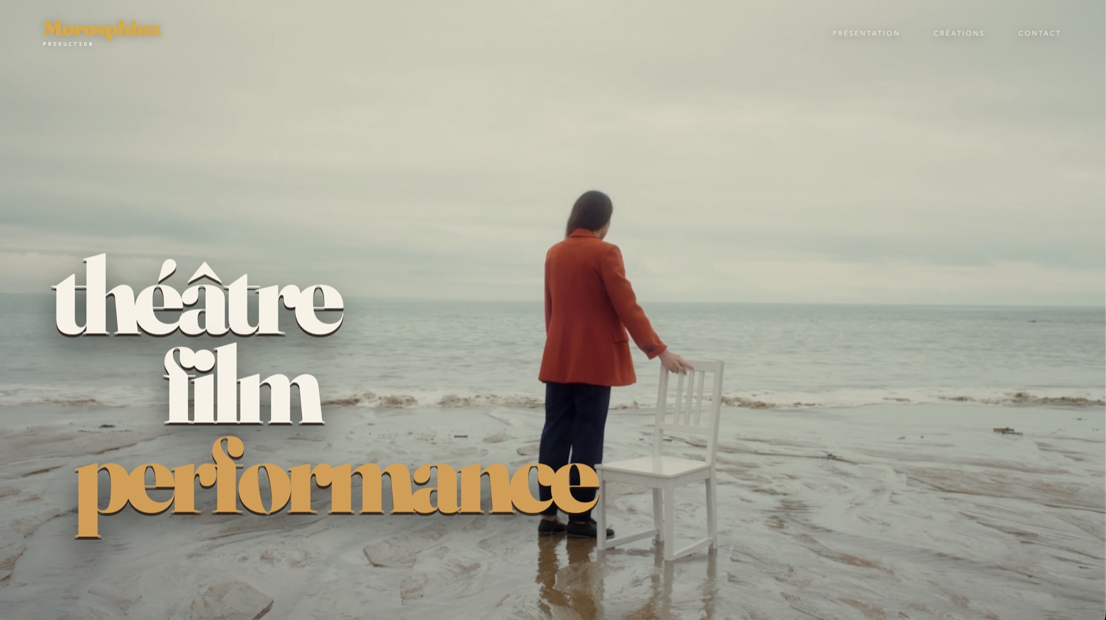 Page d'accueil Morosphinx Production avec le titre théâtre film performance au bord de la mer